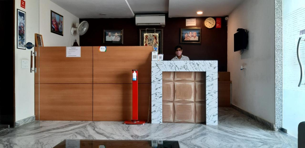 Hotel Sar Kamla Dham Skd Vrindavan Fully Vaccinated Staff Buitenkant foto